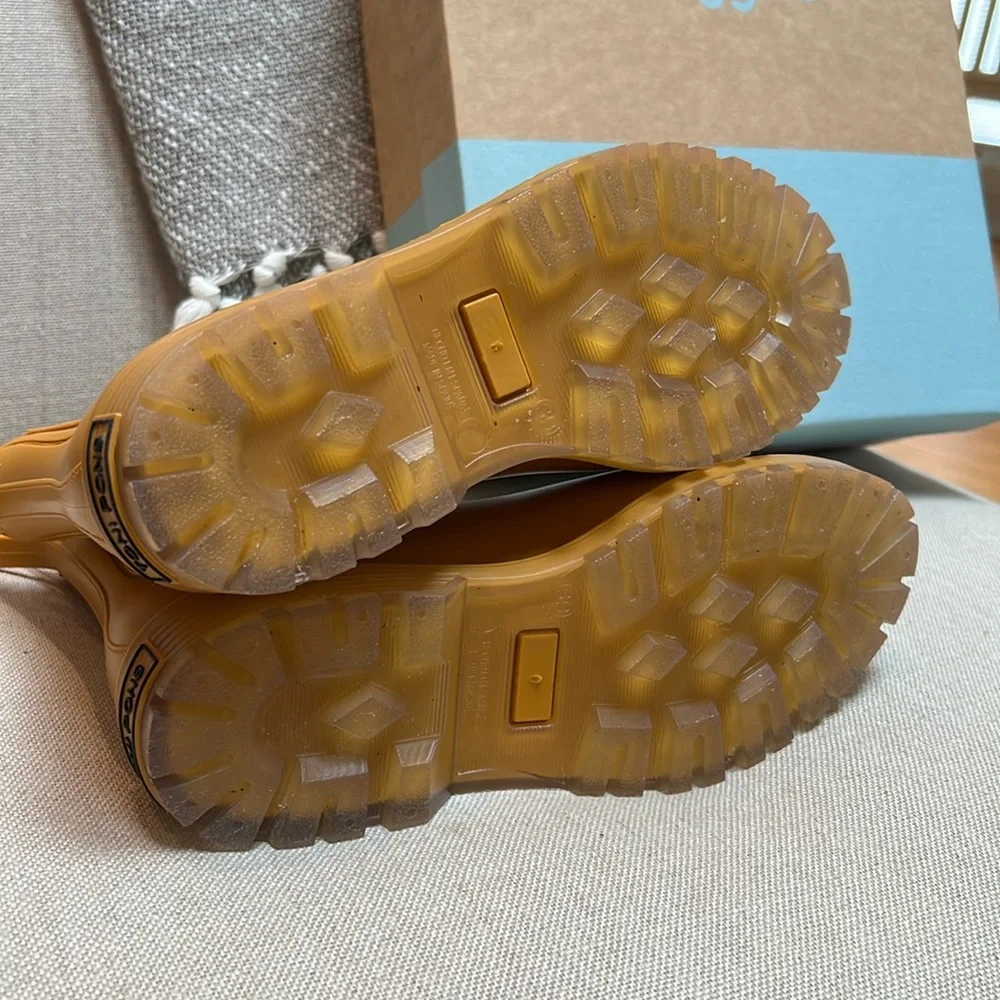 Toni Pons Rain Ankle Boot in Ocre, U.S. Size 8 - Picture 5 of 8